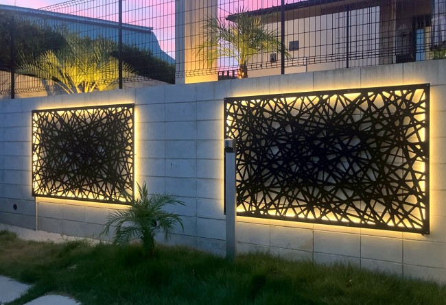 デザインパネルと間接ライン照明写真